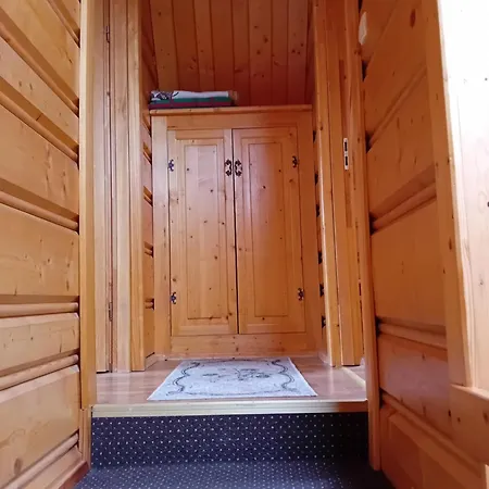 Drewniany アパート